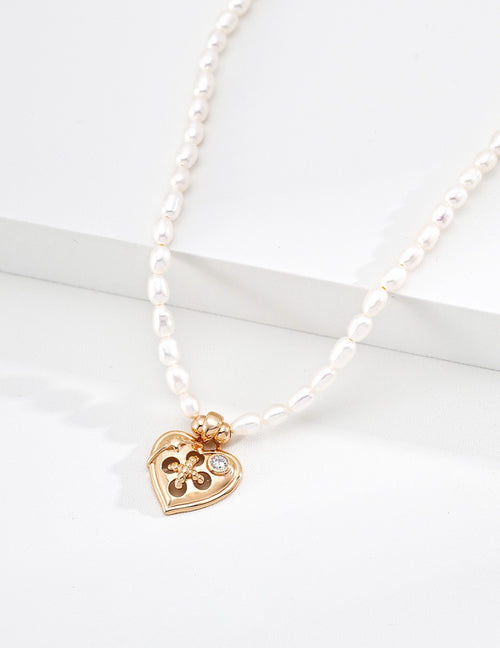 Coin Pearl Necklace in Vintage Gold – front view