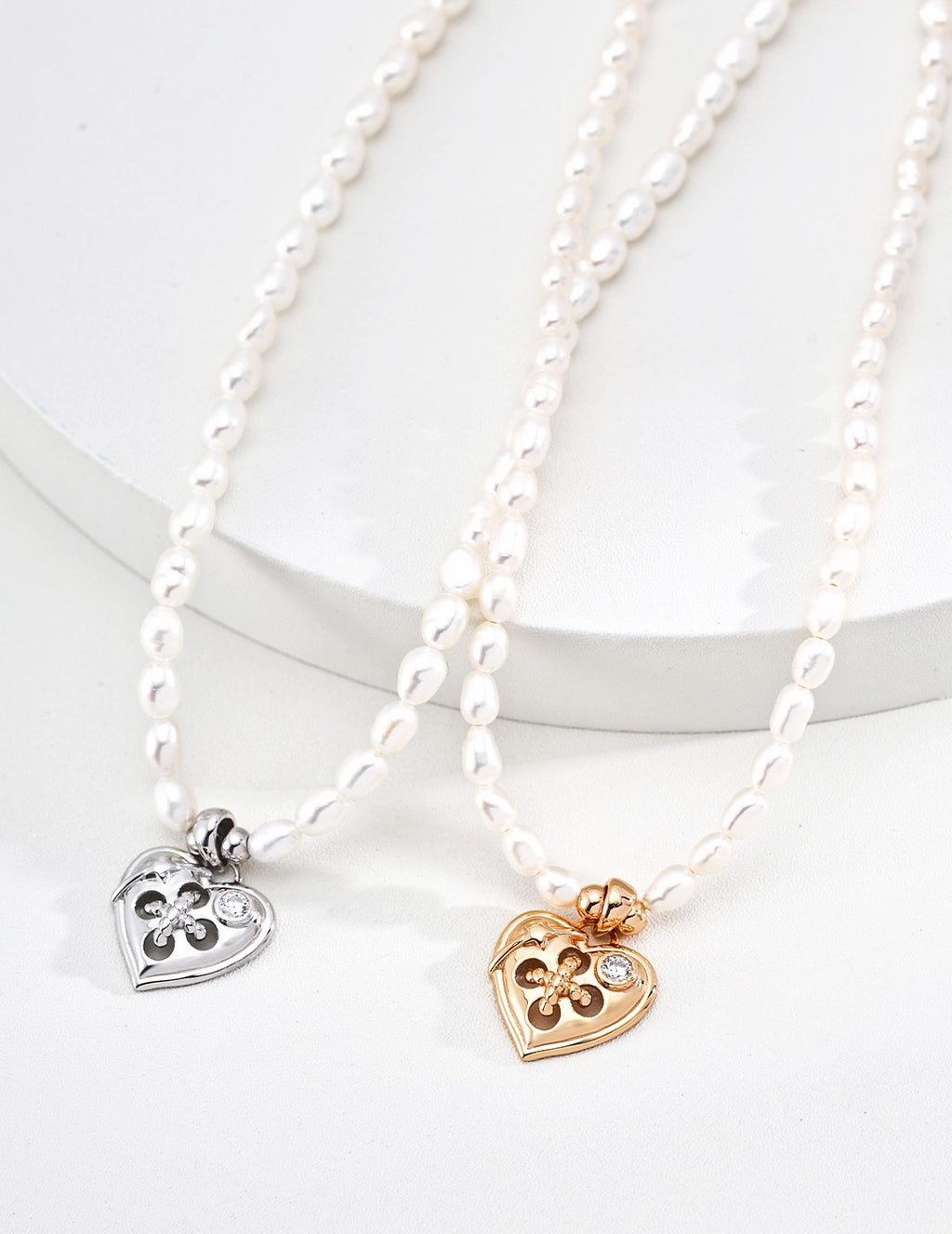 Coin Pearl Necklace – gold and silver comparison