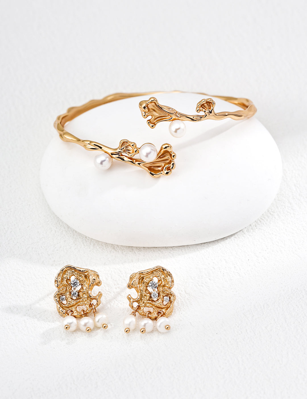 Lustre Pearl Zircon Studs