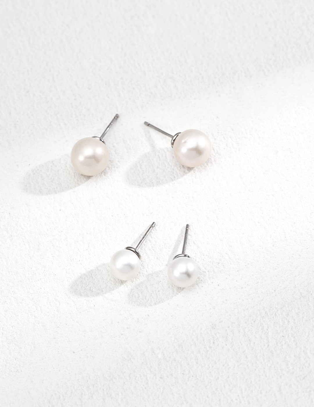 Classic Pearl Studs in White Gold – product view
