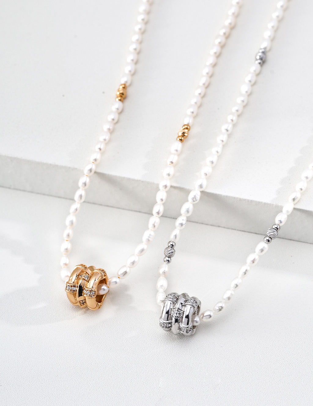 Star Wheel Pearl Necklace – gold and silver comparison