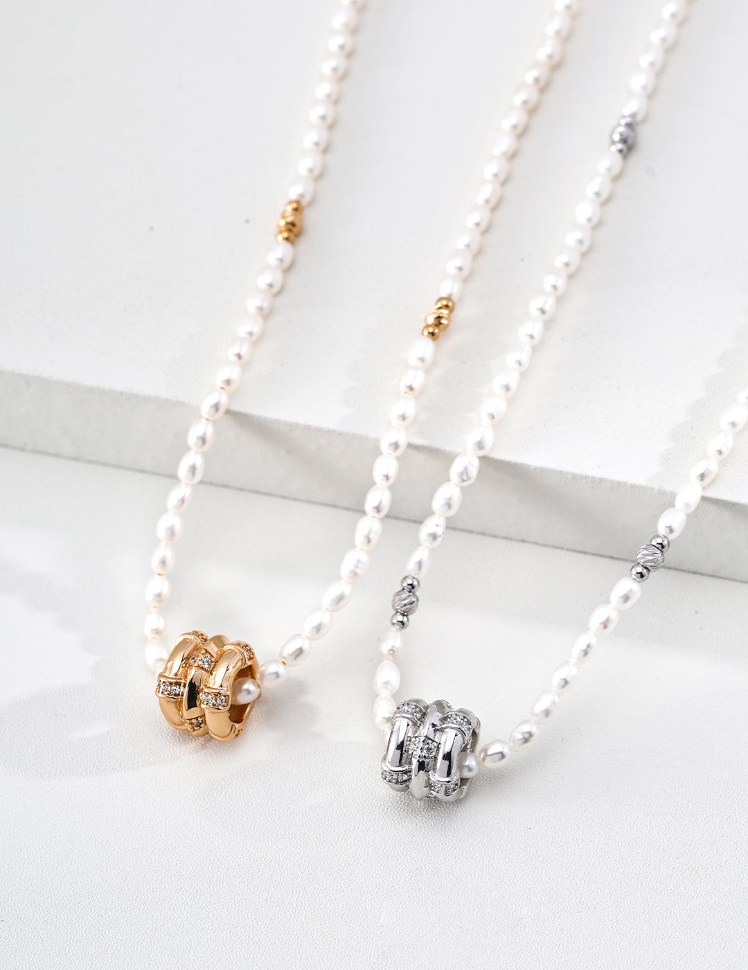 Star Wheel Pearl Necklace – gold and silver comparison