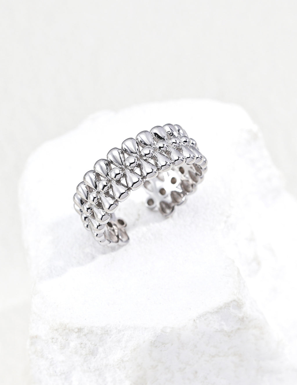 Golden Grain Ring in White Gold – front view